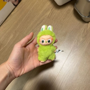 라부부 미니 키링 알파벳(V) 판매합니다