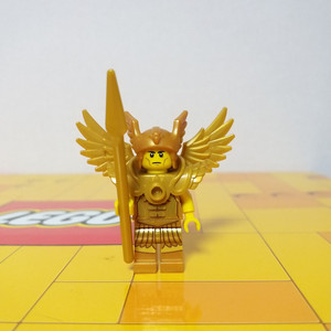 레고 71011 미니피규어 시즌 15 황금 전사