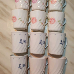 코렐 장미무늬 와 블루.무지.머그컵 개당값