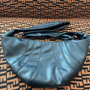 새제품)르메르 크루아상백