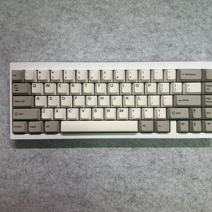 QK65v2 classic White