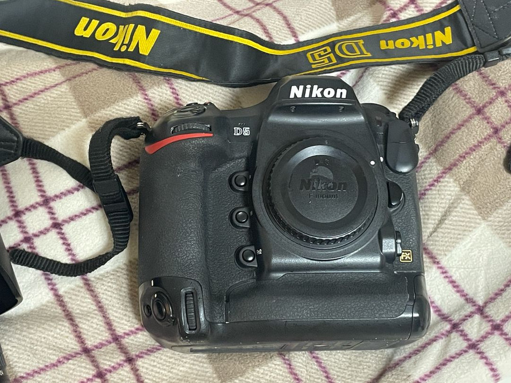 니콘 dslr D5 (24-70렌즈, 메모리카드 포함) 이미지