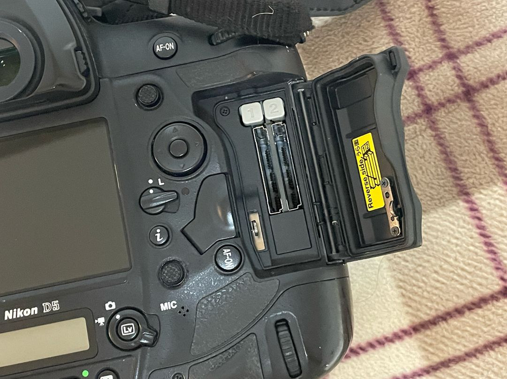 니콘 dslr D5 (24-70렌즈, 메모리카드 포함) 이미지