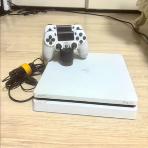 PS4 본체+듀얼쇼크 패드+PS4 게임 CD