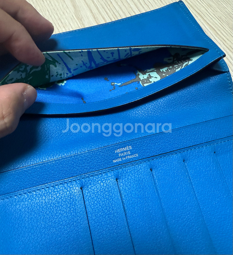 에르메스 정품 희귀색상 블루 남여용 장지갑 330만원--0