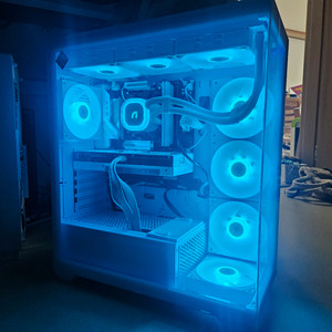 (쌔거)9600x, 5070, 32기가 화이트게이밍본체