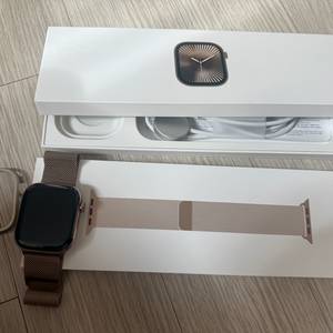 애플워치 10 티타늄골드 46mm 정리합니다.