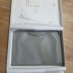 지방시 클러치백 (남녀공용(정품