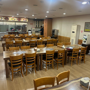 가스테이블1개 의자 4개로 1세트
