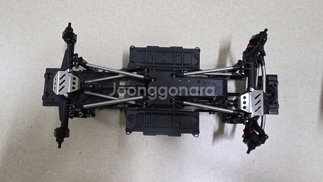 RC뱅퀴시 VANQUISH V4-10 ULTRA 팝니다--1