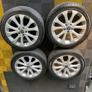 벤츠 w213 이클래스 순정 18인치 휠타이어입니다.