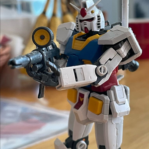 RG 건담 RX-78-2 버전 1.0 입니다