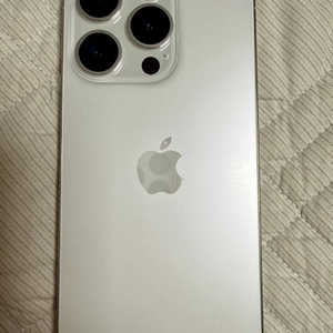 애케플 아이폰15Pro 256GB 화이트 팝니다