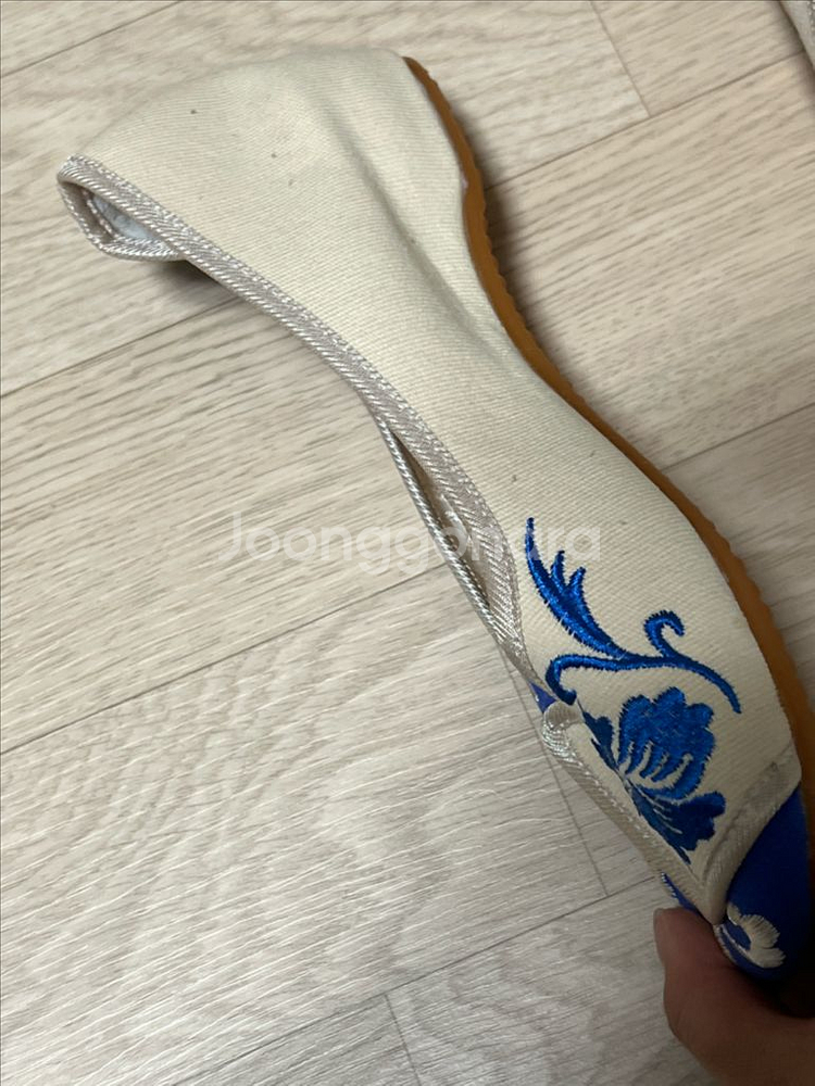 자수 꽃신 전통 신발 여성 푸른색 파란색 단화 판매--2