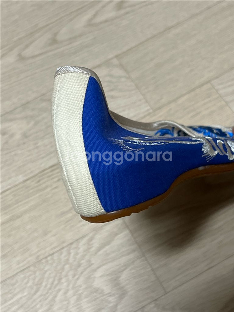 자수 꽃신 전통 신발 여성 푸른색 파란색 단화 판매--3