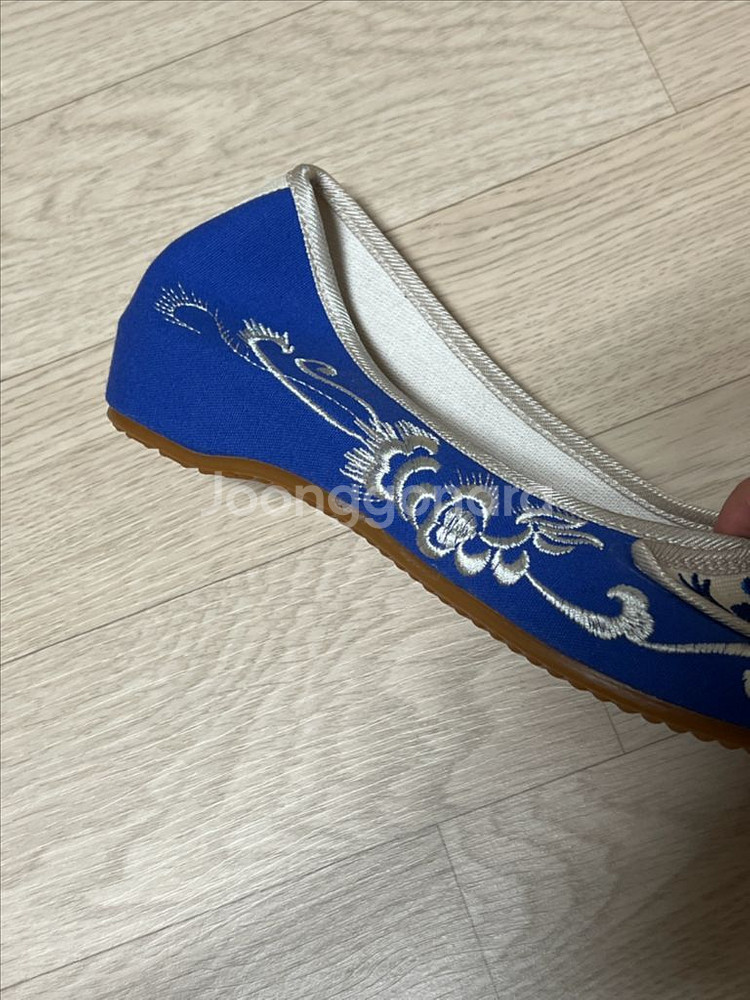 자수 꽃신 전통 신발 여성 푸른색 파란색 단화 판매--1