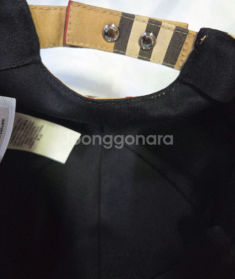 버버리 TB 베이스볼캡 8026924 114008 A--2