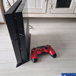PS4 게임기 및 각종 타이틀 판매합니다