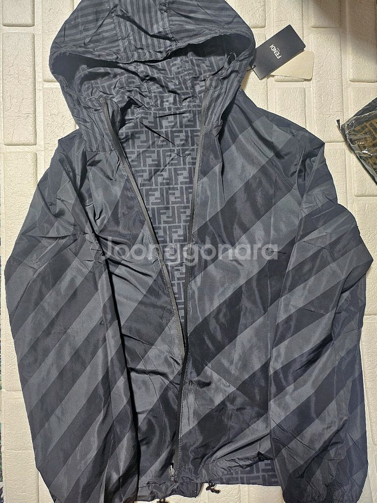 새상품 펜디 양면 바람막이 2xL--1