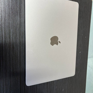 Apple 맥북 에어13 M4 실버 판매합니다