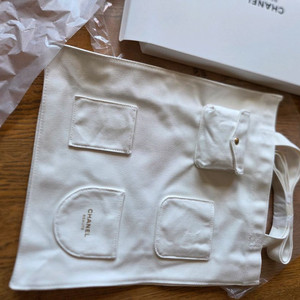 새상품. 샤넬 뷰티 캔버스 백