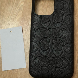 새상품 Coach 가죽 페블 iPhone 14 Pro