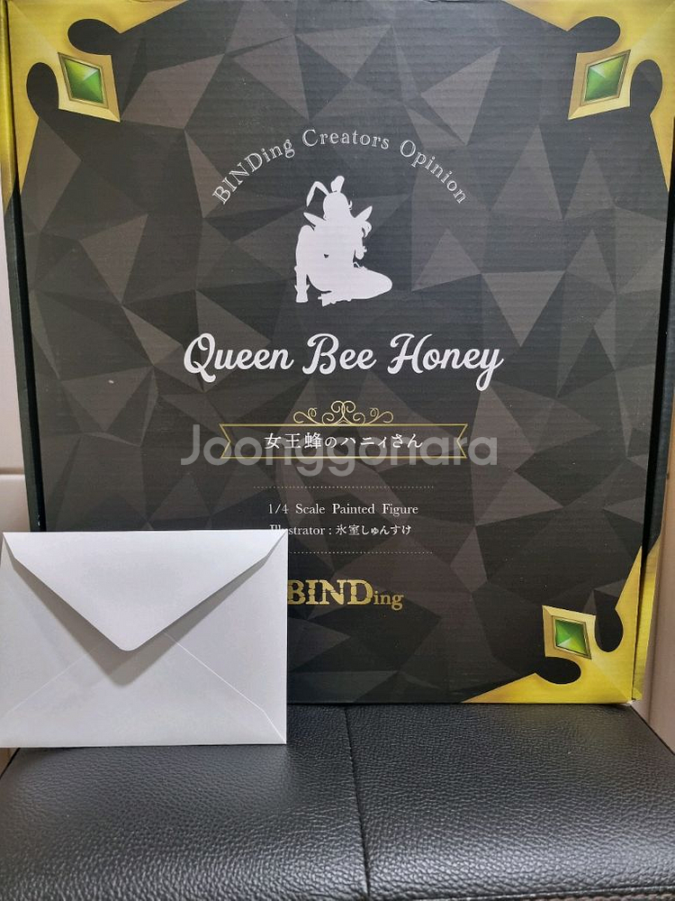 바인딩 꿀벌여왕 피규어--0