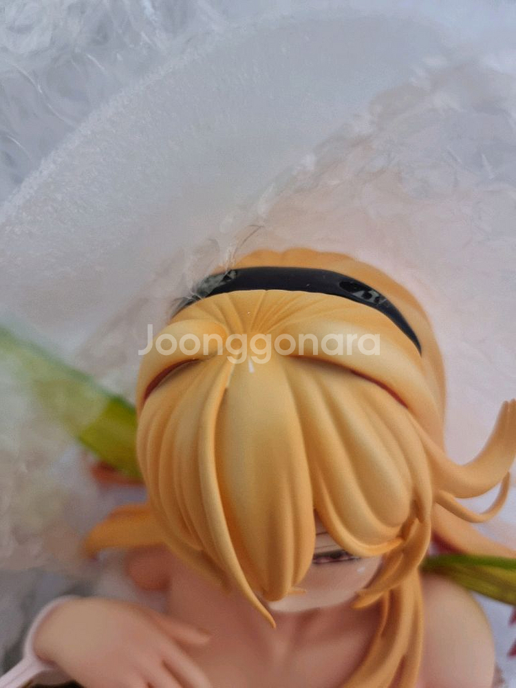 바인딩 꿀벌여왕 피규어--1