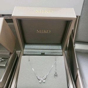 미꼬 MIKO 모르포 다이아몬드 파베 M목걸이