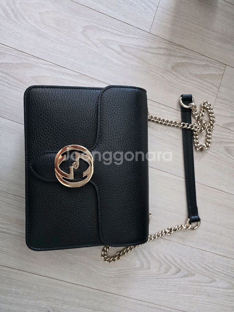 구찌 인터로킹 블랙 체인백--1