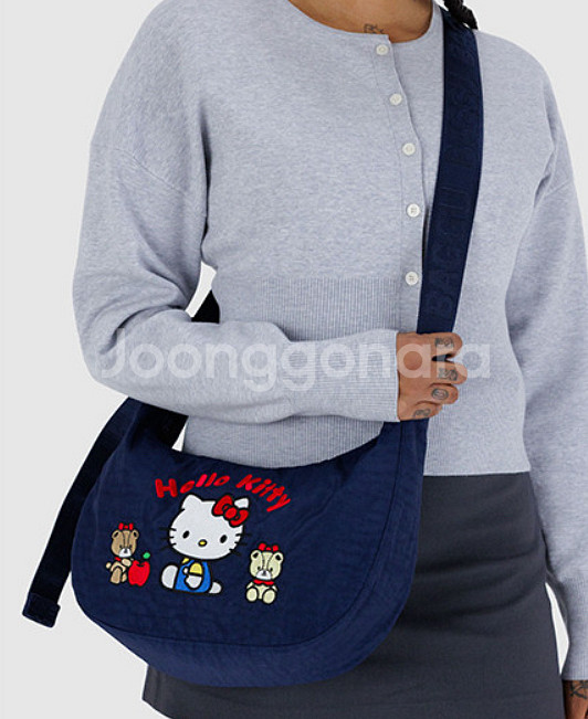 baggu 바쿠 헬로키티 나일론 크레센트백 새상품--1