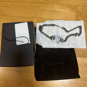 알릭스 히어로 목걸이