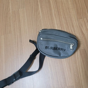 버버리 캐논 힙색