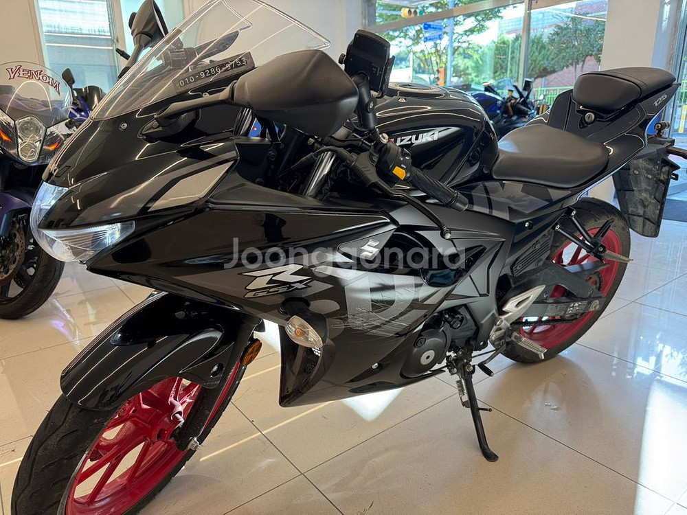 gsxr125 23년식 싸게내놉니다--0