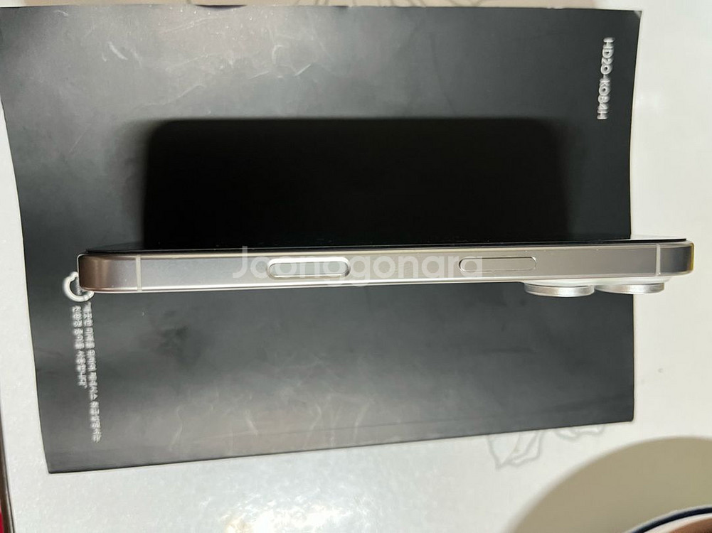 아이폰16.화이트256GB배터리100%.한달정도 사용--5