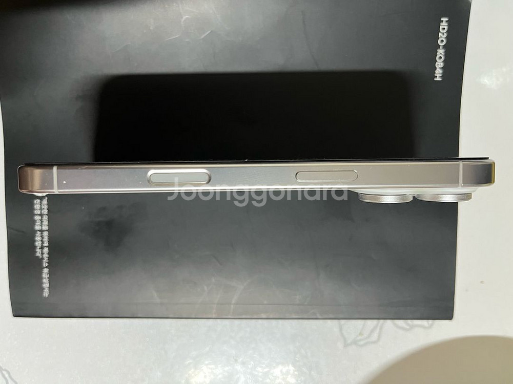 아이폰16.화이트256GB배터리100%.한달정도 사용--1