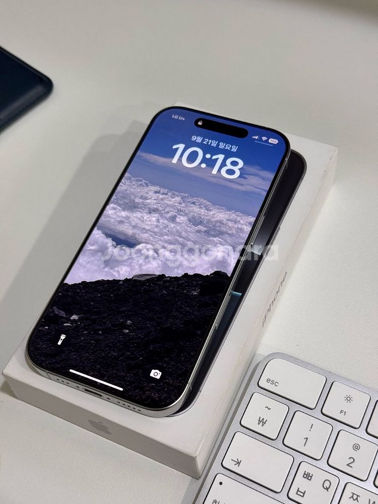 아이폰 16프로 화이트 128gb--1