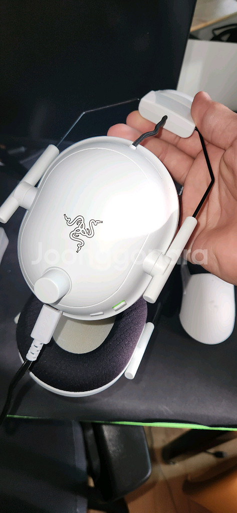레이저 블랙샤크v2pro2023 화이트 풀박스 거의새거--1