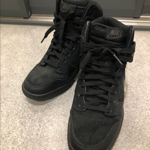 나이키 덩크 스카이 하이 235
