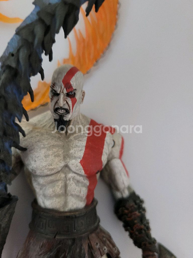 neca 디아블로 갓오브워 크레토스 파손 피규어 팝니다--0