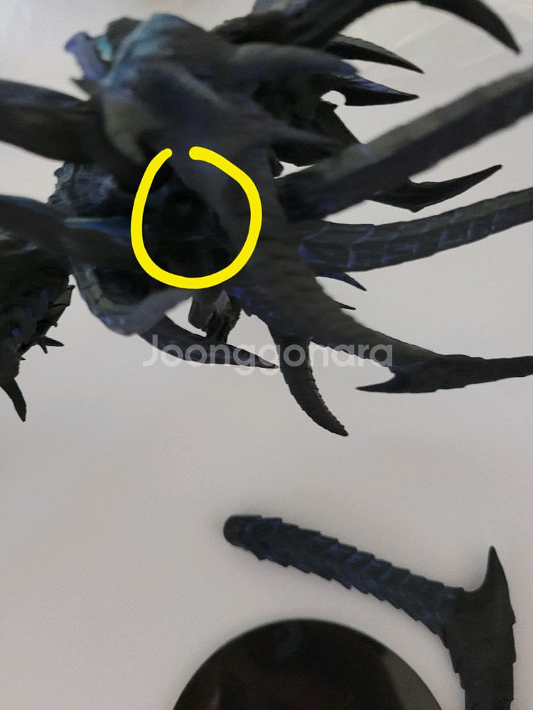 neca 디아블로 갓오브워 크레토스 파손 피규어 팝니다--5