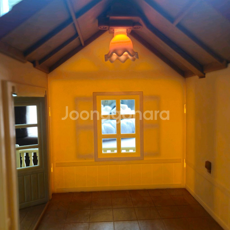 실바니안 불이들어오는 2층집(일층집제외)--2