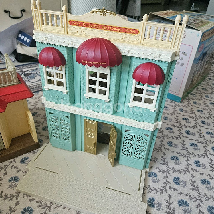 실바니안 불이들어오는 2층집(일층집제외)--8