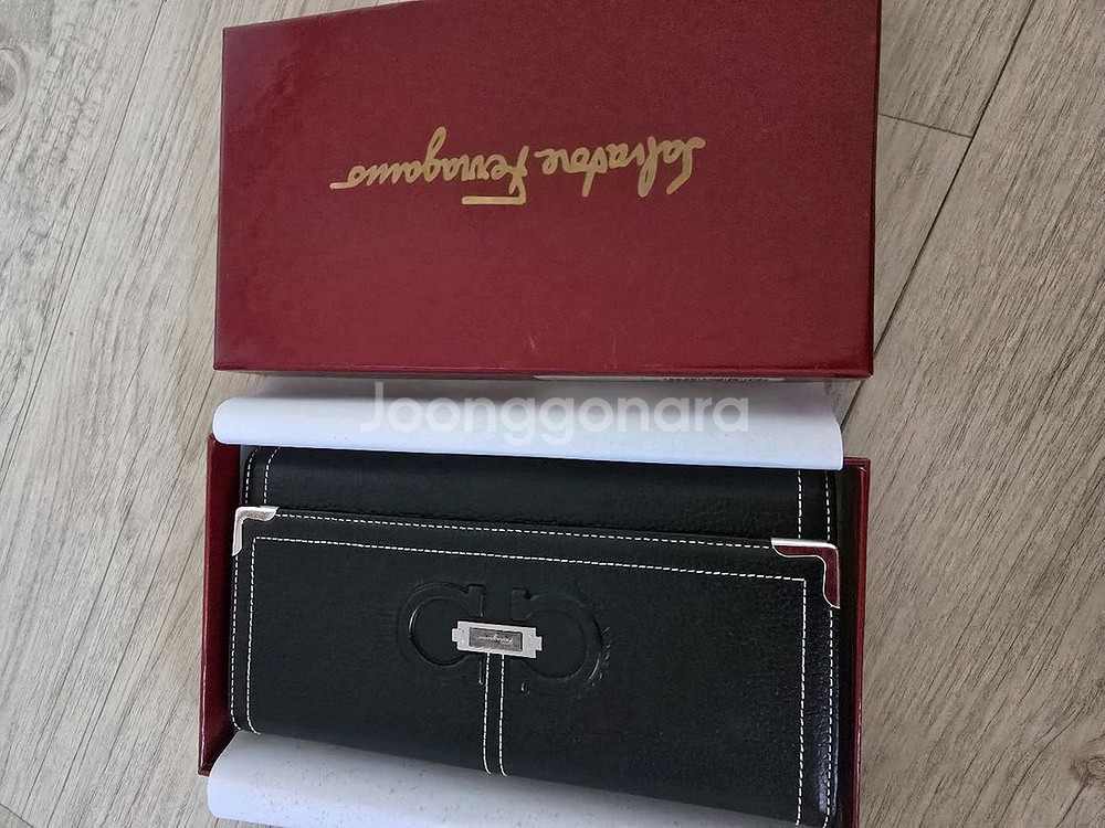 페라가모 블랙 장지갑(새제품)--1