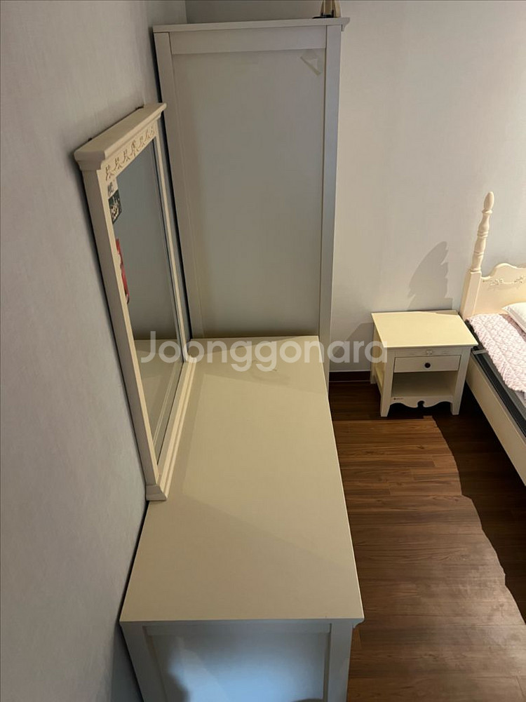 핀란디아 공주방 침대&화장제&책상&장롱 세트--5