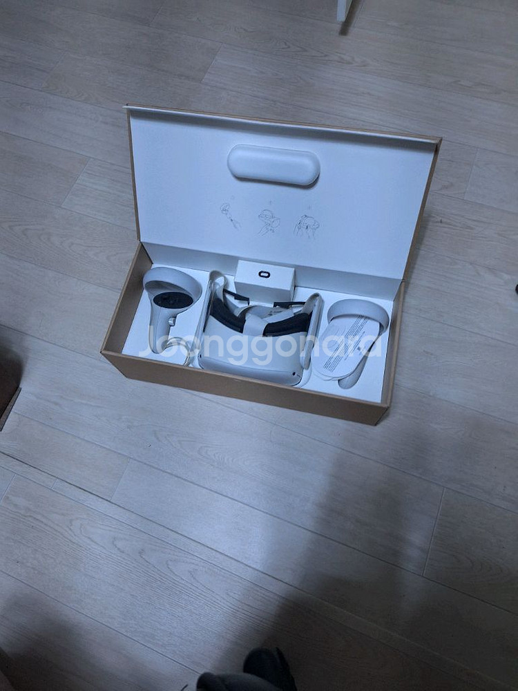 오큘러스 퀘스트2 128g (오른쪽 컨트롤러 고장--0