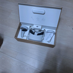 오큘러스 퀘스트2 128g (오른쪽 컨트롤러 고장