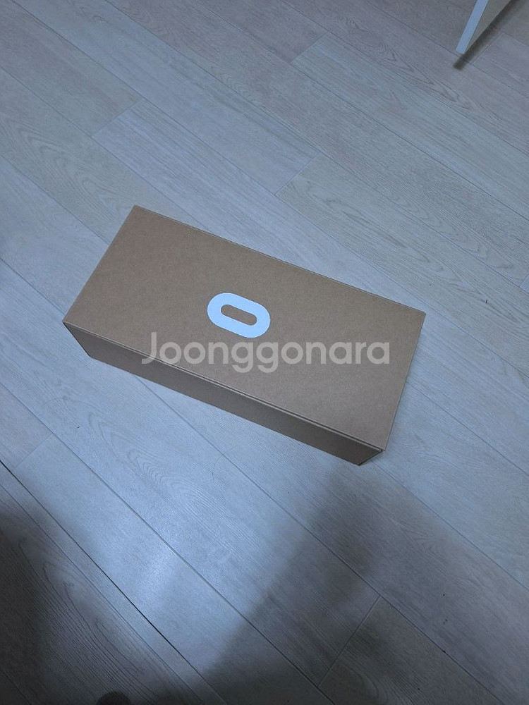 오큘러스 퀘스트2 128g (오른쪽 컨트롤러 고장--1