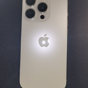 아이폰 15pro 256GB 액정 파손
