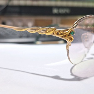 18K금도금 에멜랄드 일본 빈티지 반무테 안경 크레센트